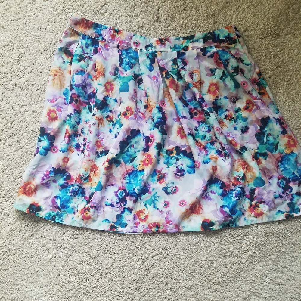 Floral skirt by hinge